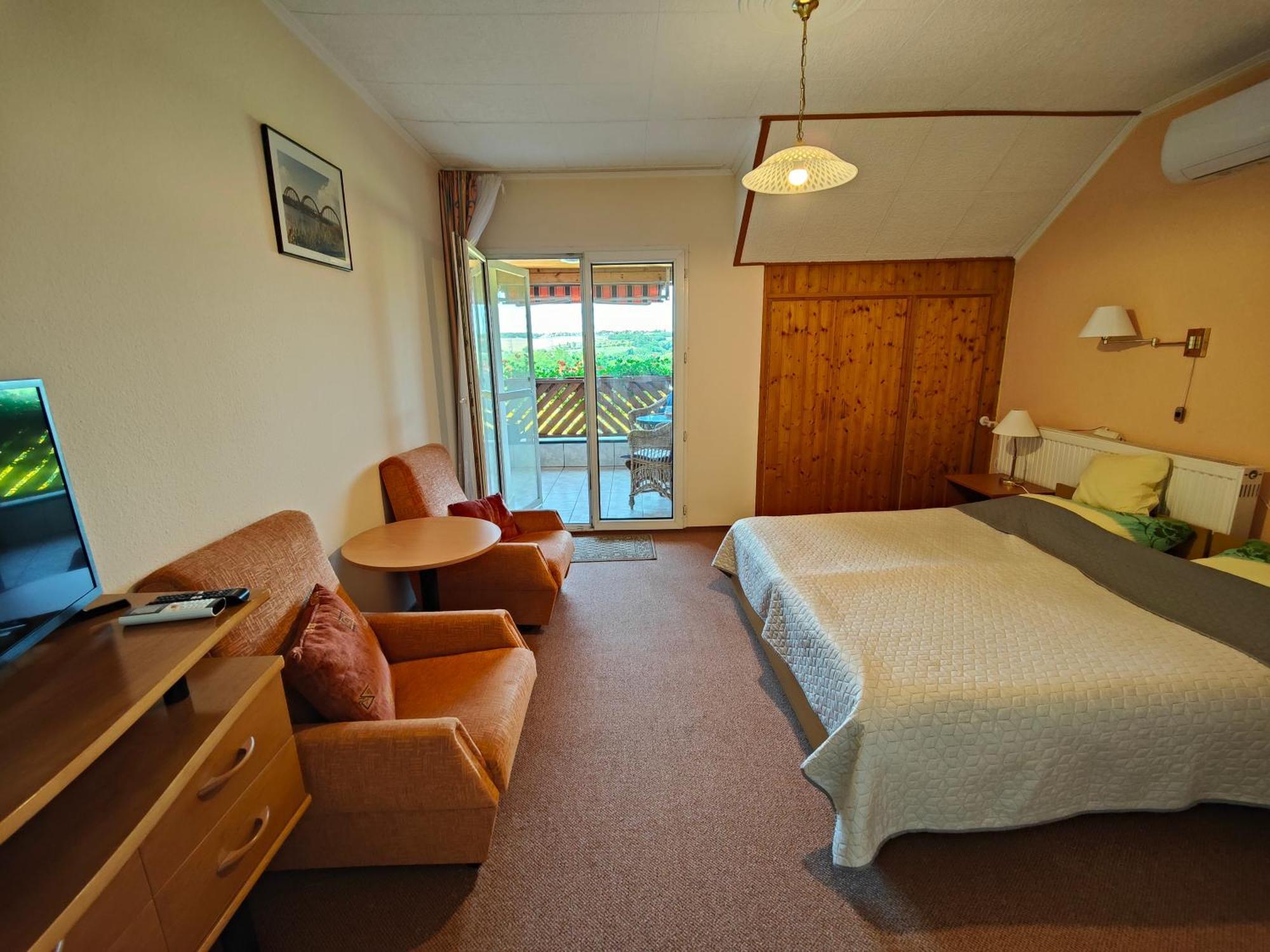 Hotel Viola House à Hévíz Extérieur photo
